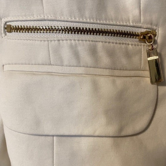Vince Camuto Winter White Blazer with Gold Zipper and Button Accents Size 10 - Picture 2 of 4